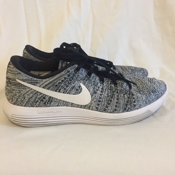 Nike Shoes - Nike Lunarepic Flyknit